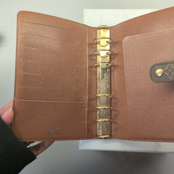 Louis Vuitton Monogram Agenda MM (Personal Size Planner/Agenda) - Picture 6 of 14